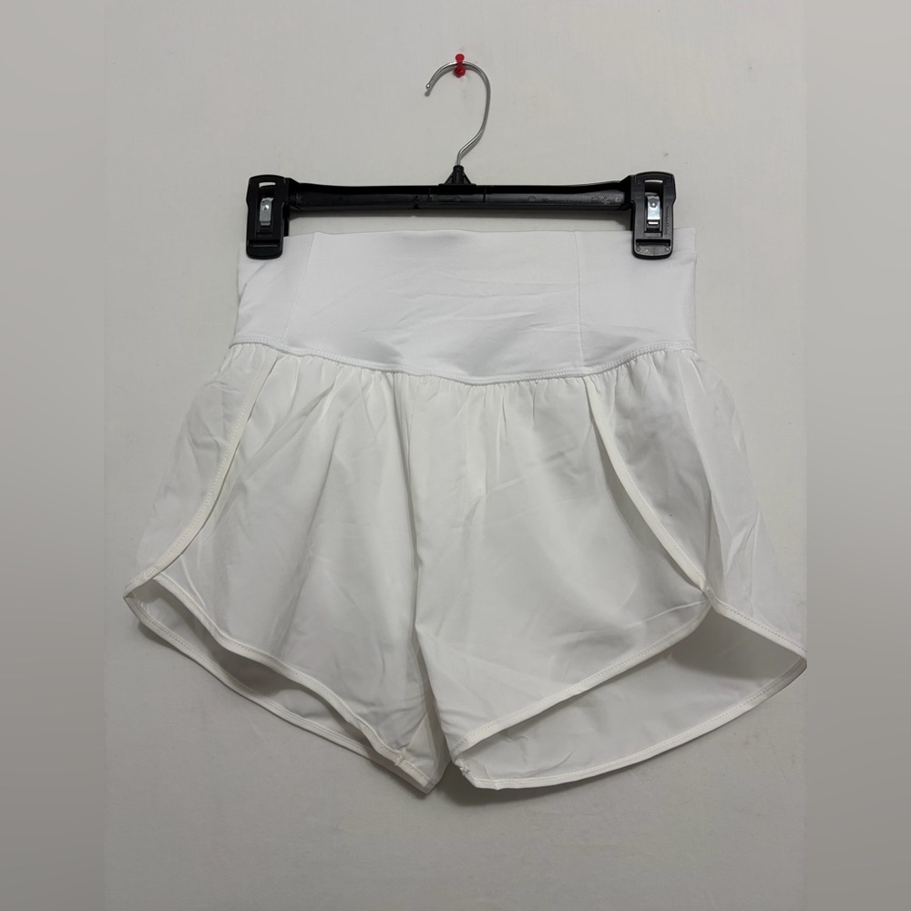 Love Tree Size S White Athletic Shorts Built-In Brief Liner Flowy NWOT(A385)✨